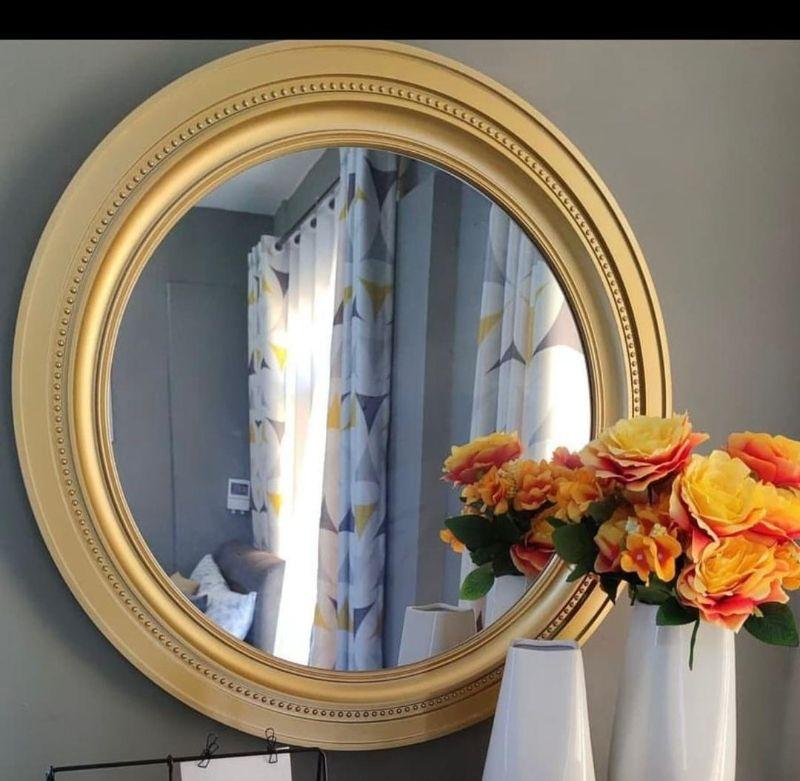 Simu Elegant Round Gold Frame Wall Mirror – Antique Beaded Accent for Home