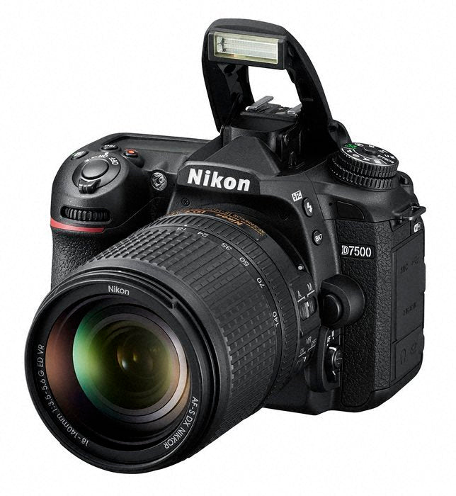 Nikon D7500 DSLR Kamera with 18-140mm Lens