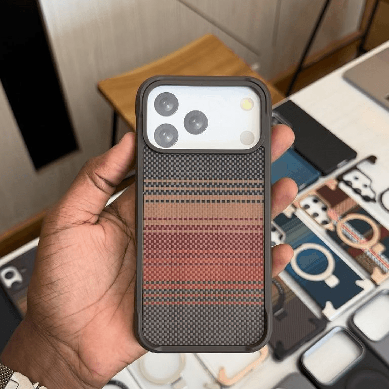 IPHONE 17 PRO MAX KEVLAR PATTERN CASE WITH MAGSAFE