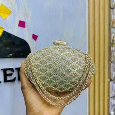 Kifaa Elegant Rhinestone Evening Clutch Bag with Detachable Gold-Tone Chain Strap