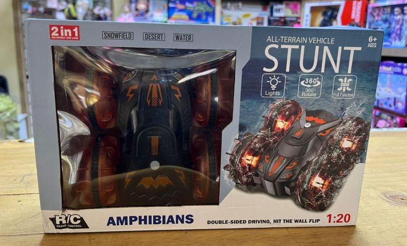 Amphibious Remote Control Car - Ultimate Stunt Vehicle for Land and Water
